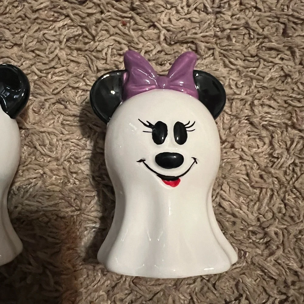 Disney Black and White Mickey and Minnie Salt and Pepper Shakers - Picture 3 of 4